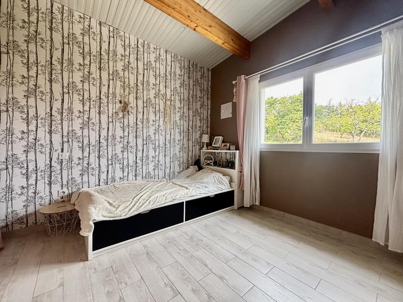 Maison traditionnelle - 180 m² - 6 pièces