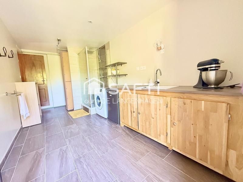 Maison - 202 m² - 7 pièces