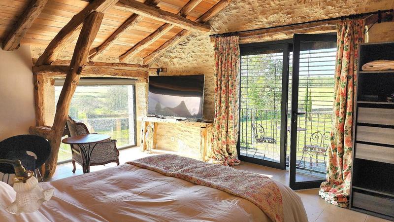 Propriété - 260 m² - 6 pièces