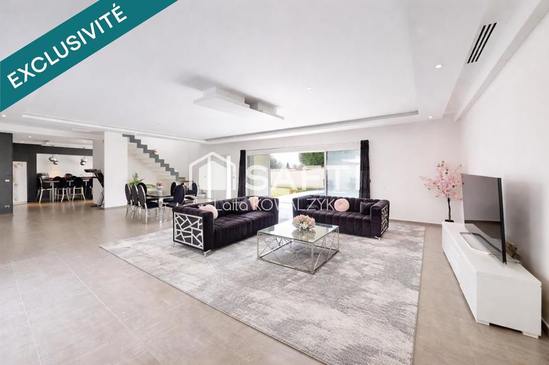 Maison - 321 m² - 10 pièces