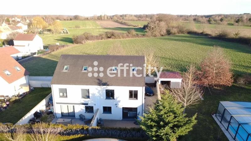 Pavillon - 130 m² - 7 pièces