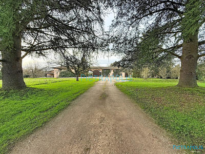 Maison ancienne - 350 m² - 13 pièces