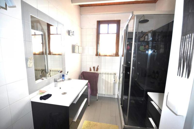 Maison - 227 m² - 8 pièces