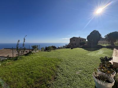 Villa - 196 m² - 6 pièces