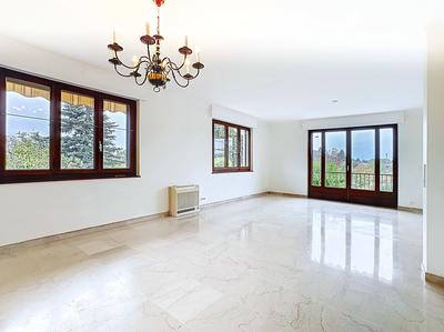 Maison - 184 m² - 8 pièces