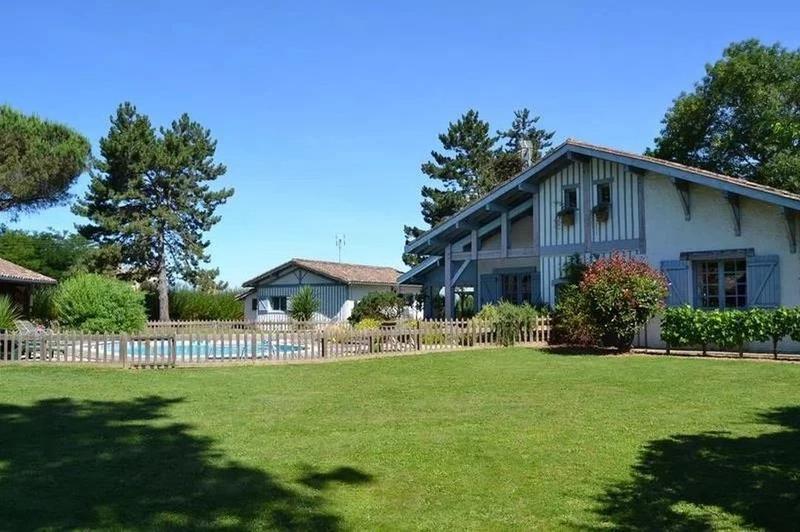 Propriété - 180 m² - 6 pièces