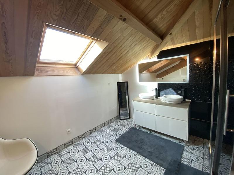 Maison - 200 m² - 7 pièces