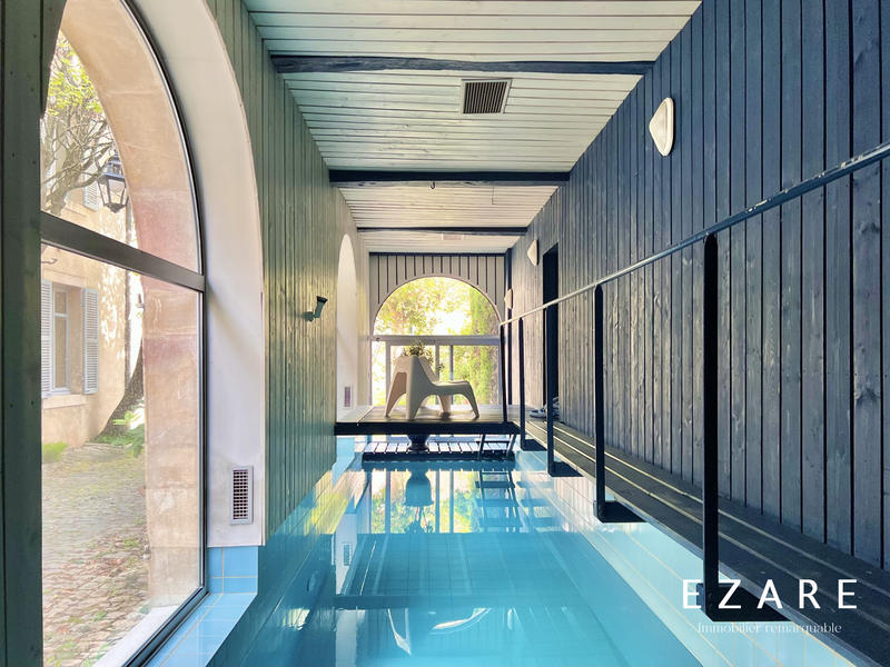 Maison - 380 m² - 11 pièces