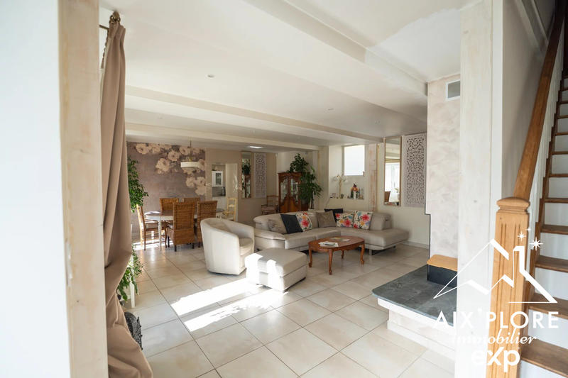 Maison - 185 m² - 5 pièces