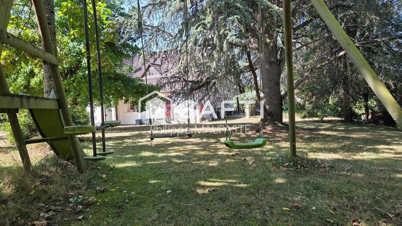 Maison - 180 m² - 7 pièces