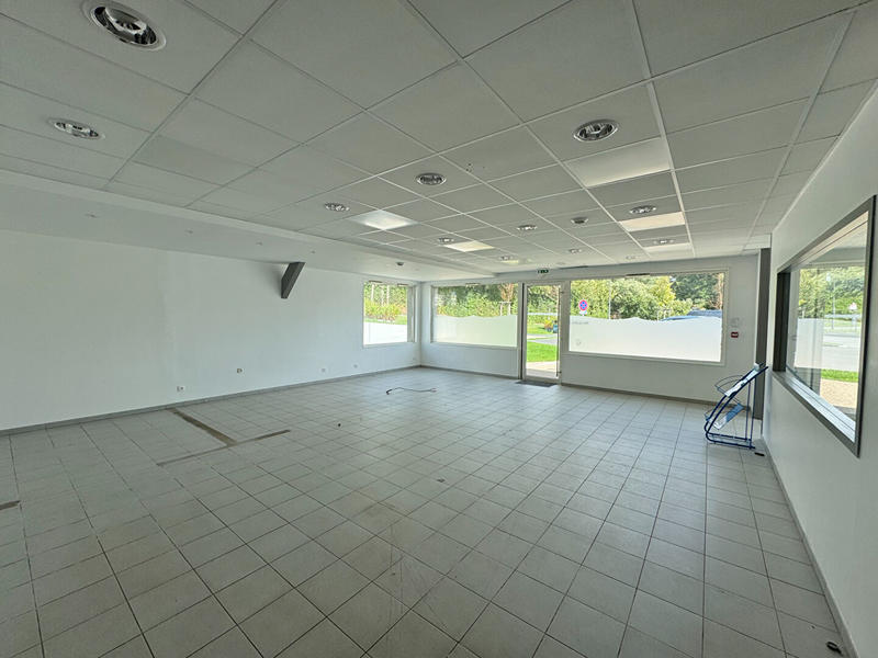 Local commercial - 266 m² - 6 pièces