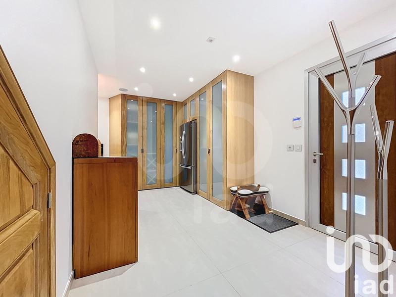 Maison - 181 m² - 7 pièces