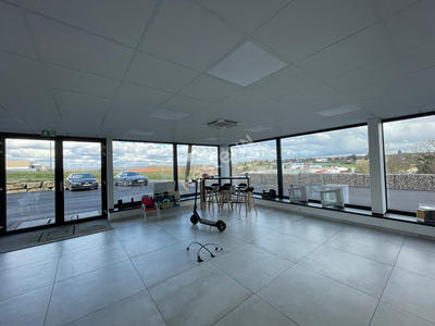 Local commercial - 750 m²