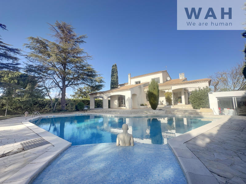 Villa - 220 m² - 5 pièces