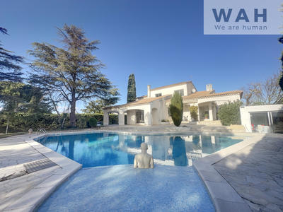 Villa - 220 m² - 5 pièces