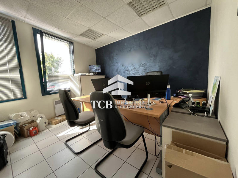Local d'activités - 1 062 m²