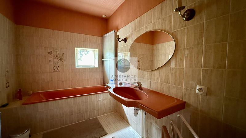 Maison - 214 m² - 10 pièces