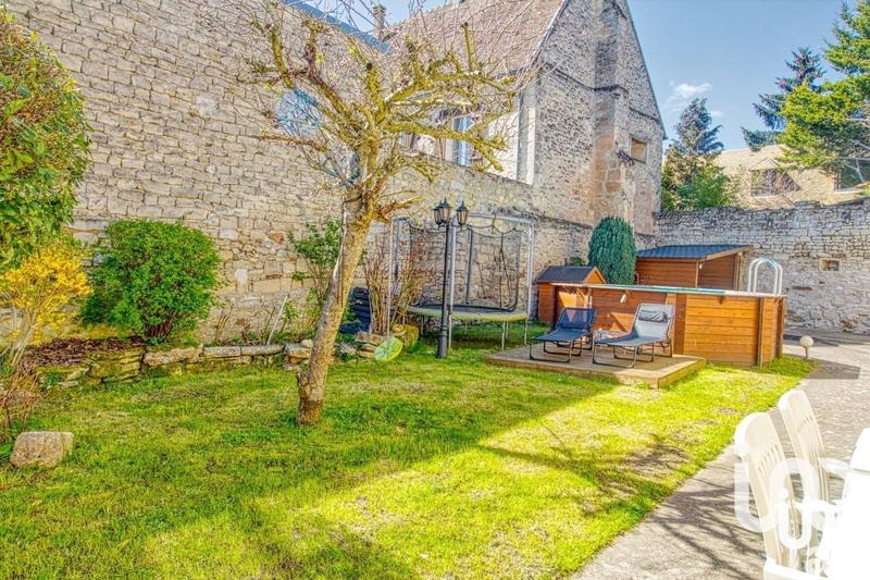 Maison - 202 m² - 8 pièces