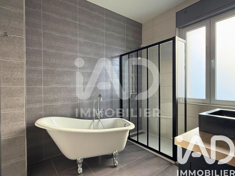 Maison - 228 m² - 9 pièces