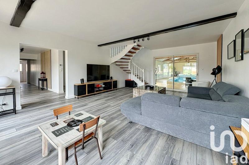 Maison - 240 m² - 7 pièces