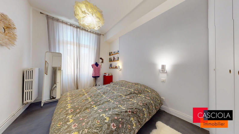 Appartement - 96 m² - 5 pièces