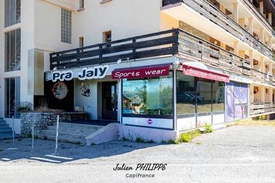 Local commercial - 112 m² - 5 pièces