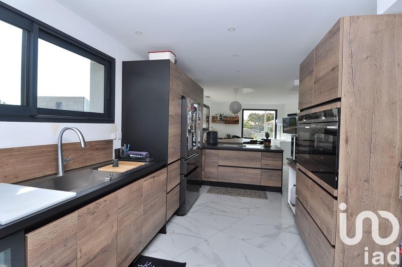 Maison - 246 m² - 5 pièces