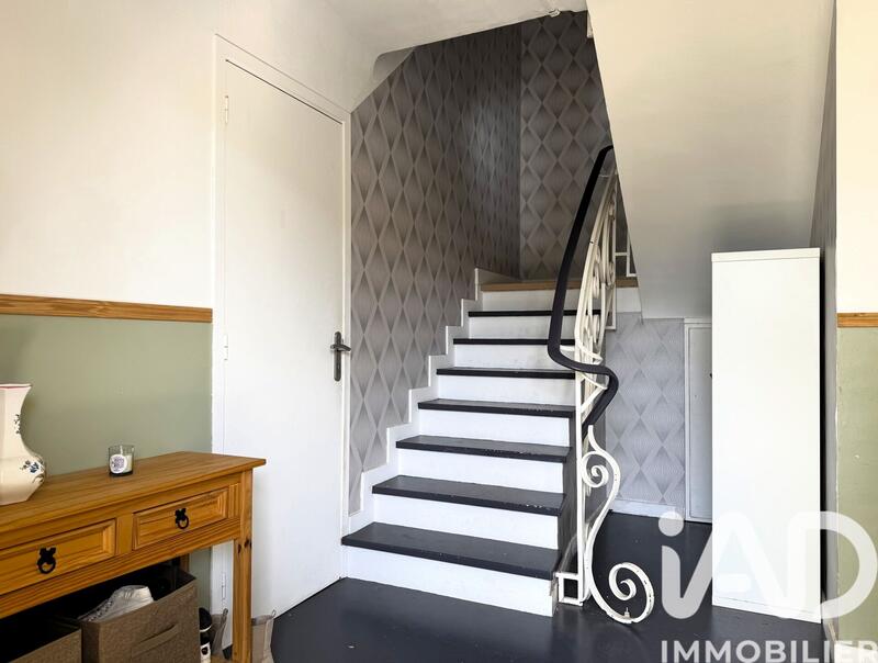 Maison - 180 m² - 8 pièces