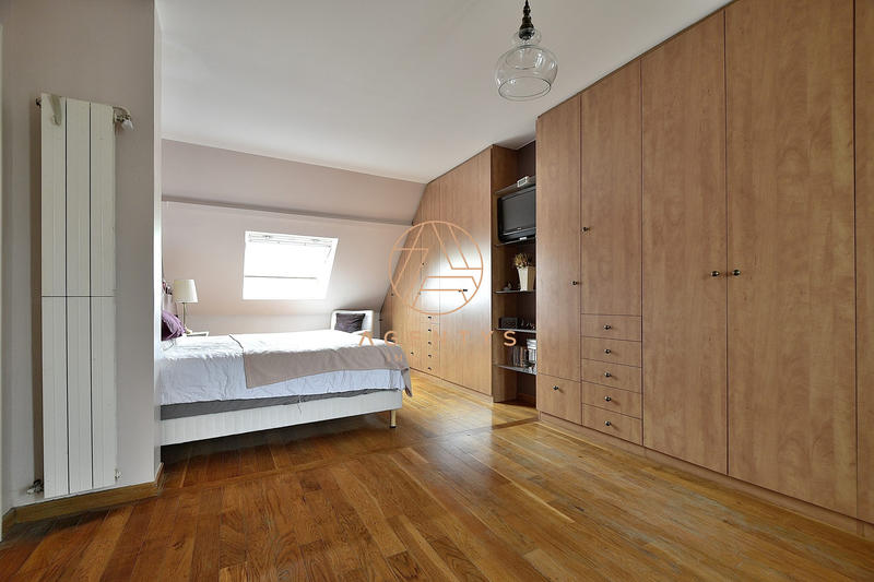 Maison - 200 m² - 8 pièces