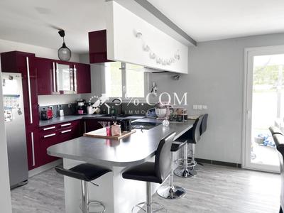 Maison - 110 m² - 6 pièces