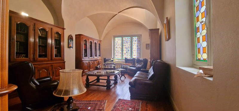 Maison - 519 m² - 14 pièces