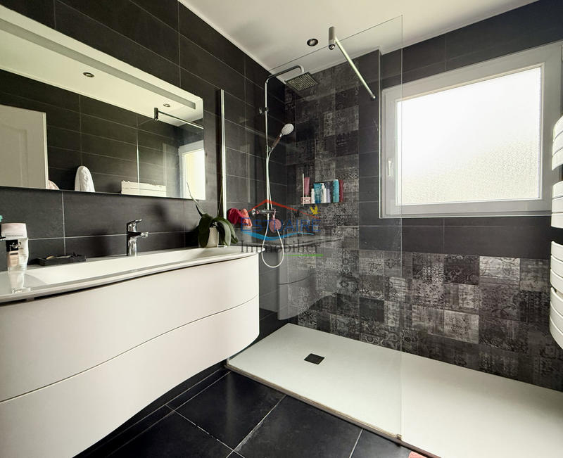 Maison - 170 m² - 7 pièces