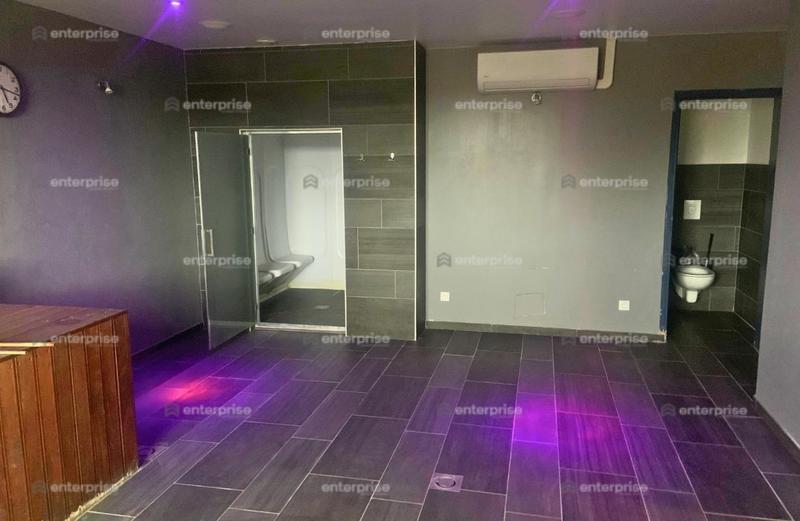 Local d'activité / Entrepôt - 897 m²