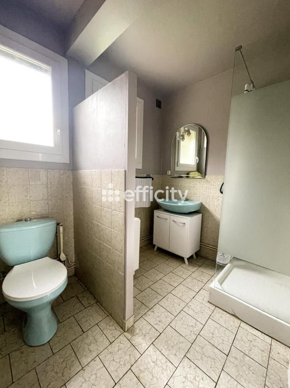 Pavillon - 180 m² - 8 pièces