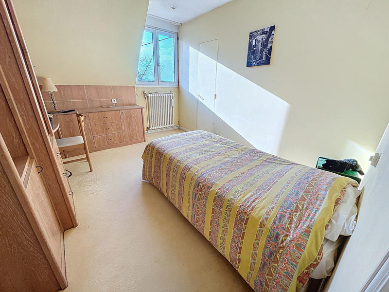 Maison - 261 m² - 9 pièces