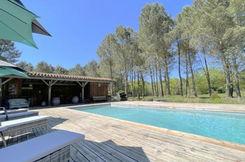 Maison de domaine - 750 m² - 12 pièces