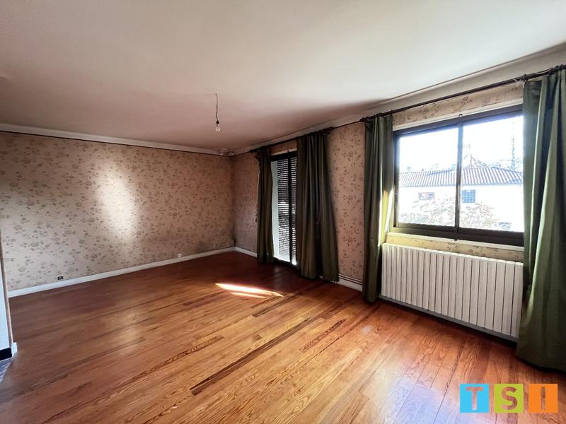 Maison - 210 m² - 9 pièces