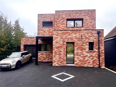 Maison - 137 m² - 6 pièces