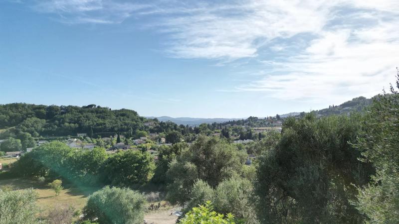 Terrain constructible - 2 000 m²