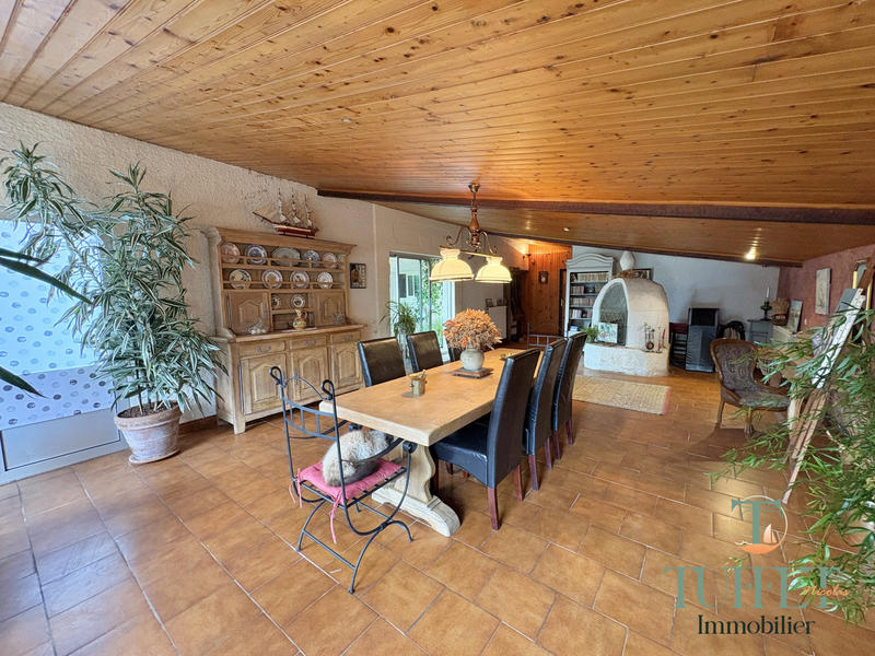 Maison - 274 m² - 9 pièces