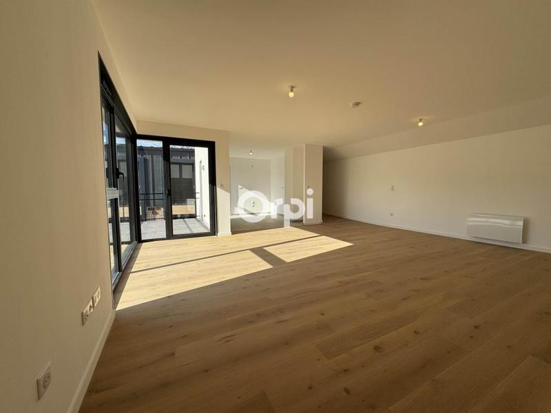 Loft - 123 m² - 4 pièces