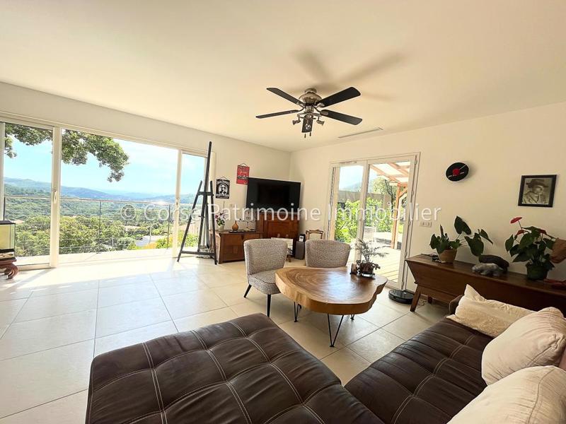 Maison - 127 m² - 6 pièces