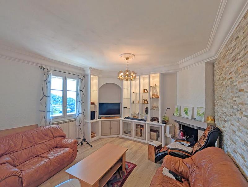 Maison - 181 m² - 5 pièces