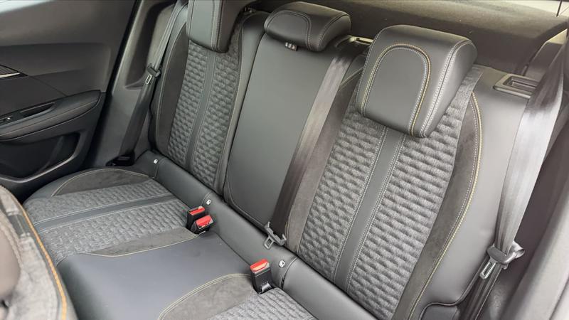 Peugeot 2008 1.2 PureTech 130 Eat8 Roadtrip