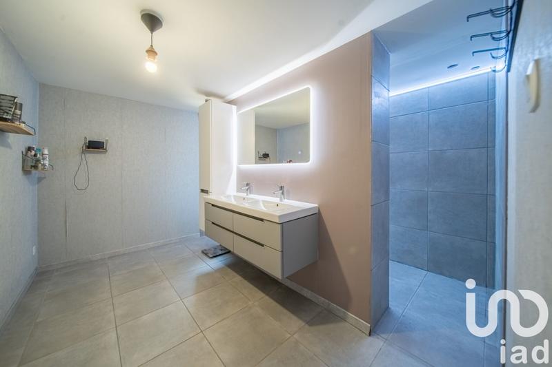 Maison - 198 m² - 7 pièces