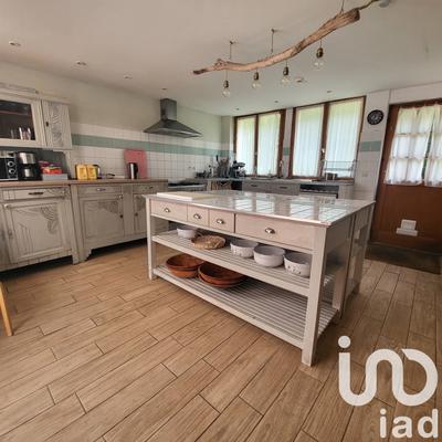 Maison - 528 m² - 17 pièces