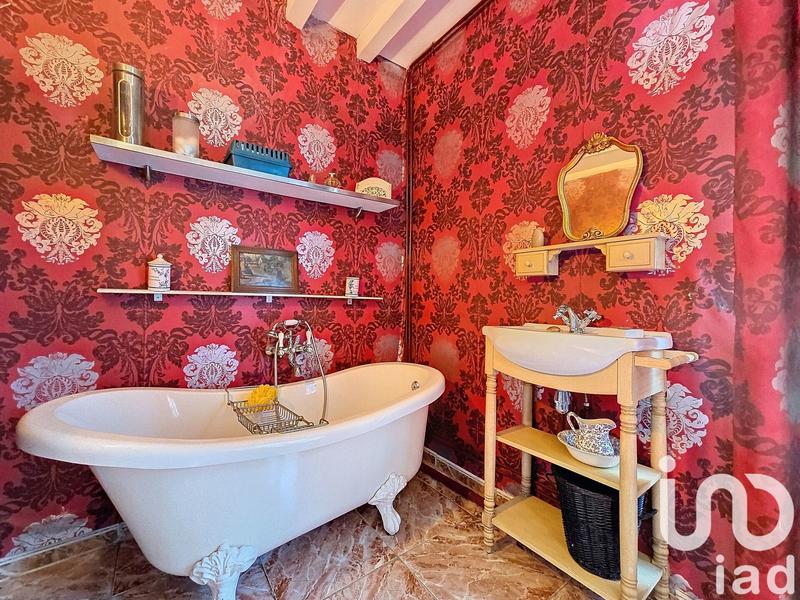 Maison - 240 m² - 8 pièces