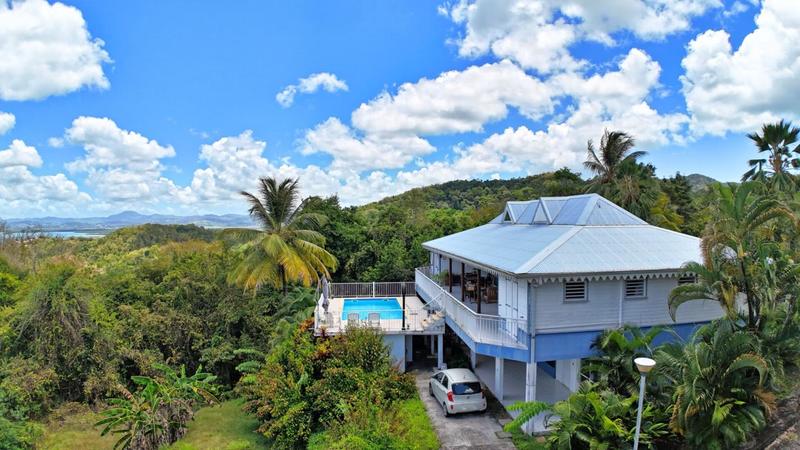 Maison - 445 m² - 11 pièces