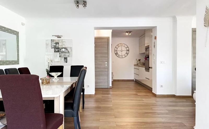 Maison - 200 m² - 5 pièces