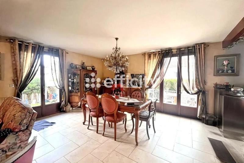 Pavillon - 156 m² - 7 pièces